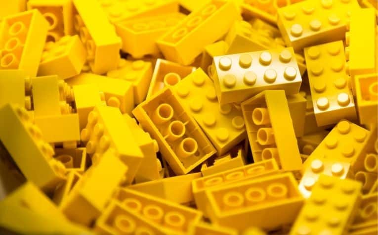yellow Lego bricks