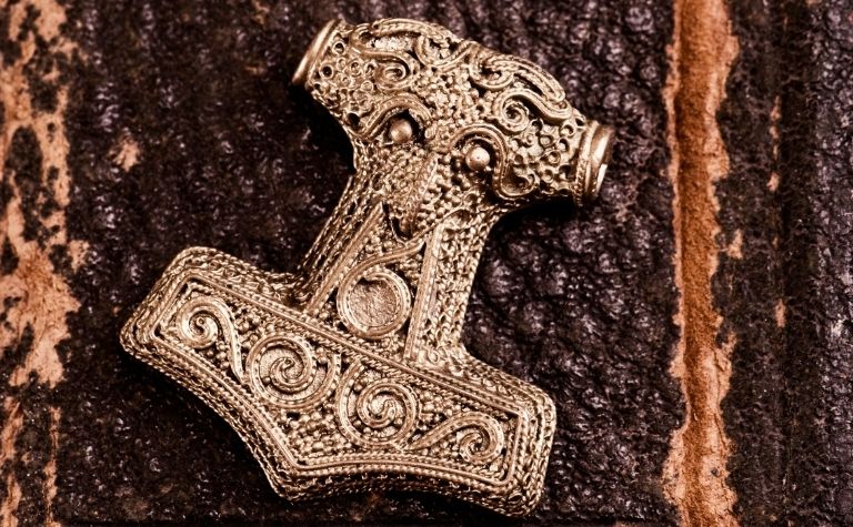 Mjolnir amulet